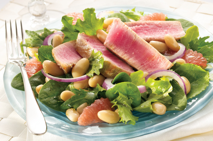 Ahi Tuna and Grapefruit Salad with White Beans