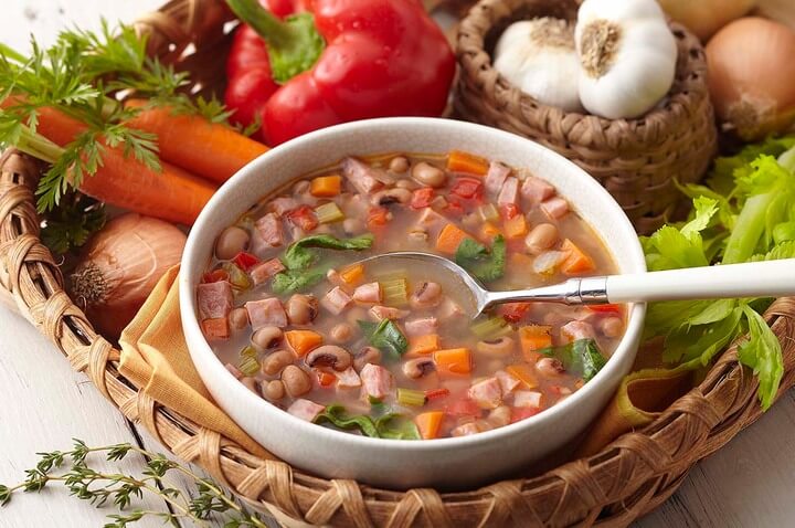Blackeye Peas, Greens and Ham Soup